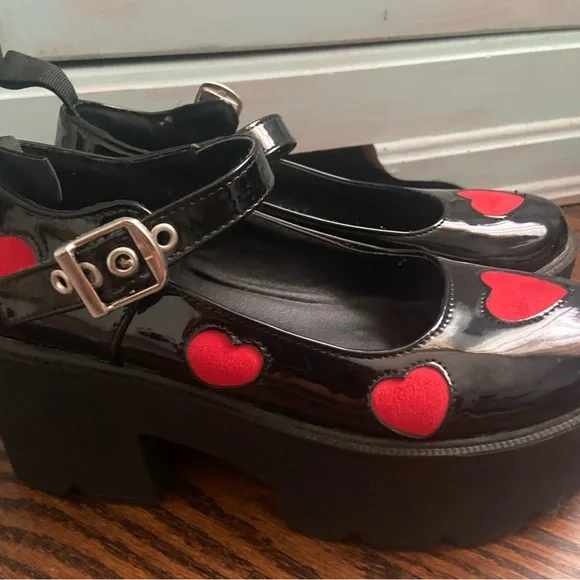 Black Mary Jane Platform Shoes with Red Heart Accents - Picture 4 of 4